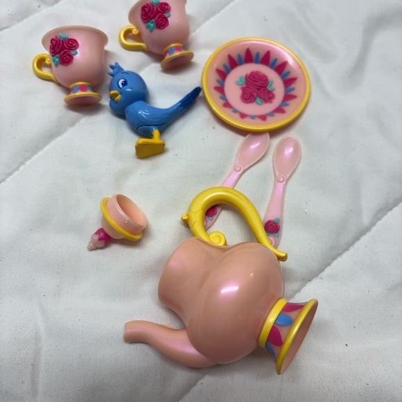 Disney Princess Before Once Upon A Time Little Belle Tea Party Set - Picture 4 of 6
